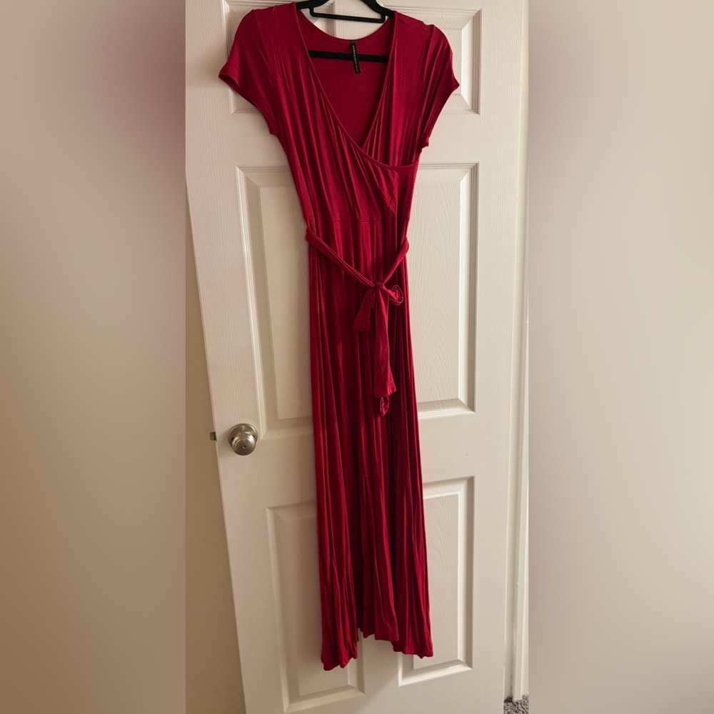 Elegant Red Maxi Dress in Jersey with coordinated belt. NWOT! Plunge V neck.